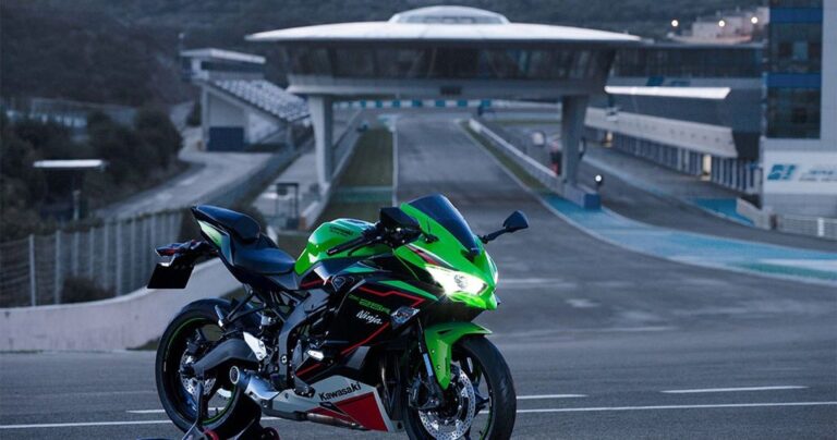 Kawasaki Ninja ZX-25R ABS: Motor Sport dengan Performa Maksimal