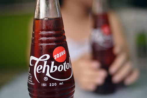 Bisnis Es Teh Botol: Peluang dan Keberhasilannya di Pasar Indonesia