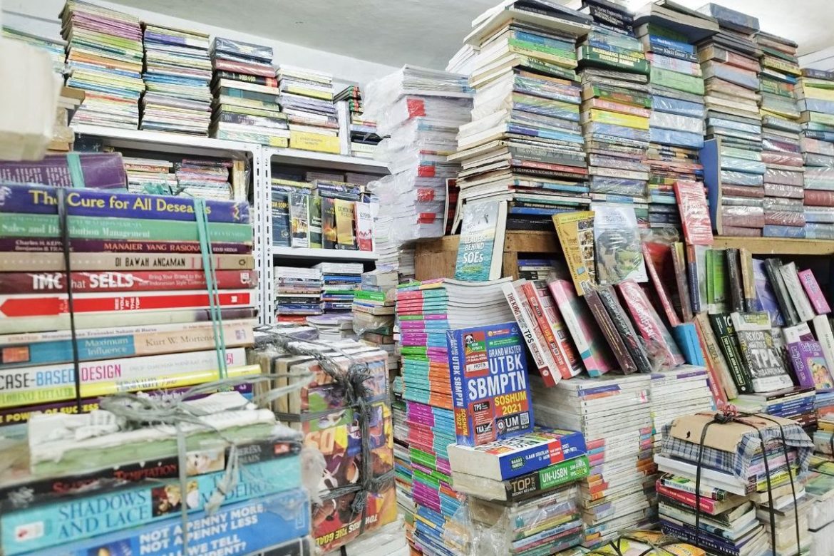 Bisnis Toko Buku Bekas: Peluang dan Tips Sukses Memulai