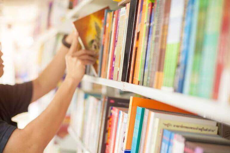 Strategi Sukses Mengelola Bisnis Toko Buku Bekas
